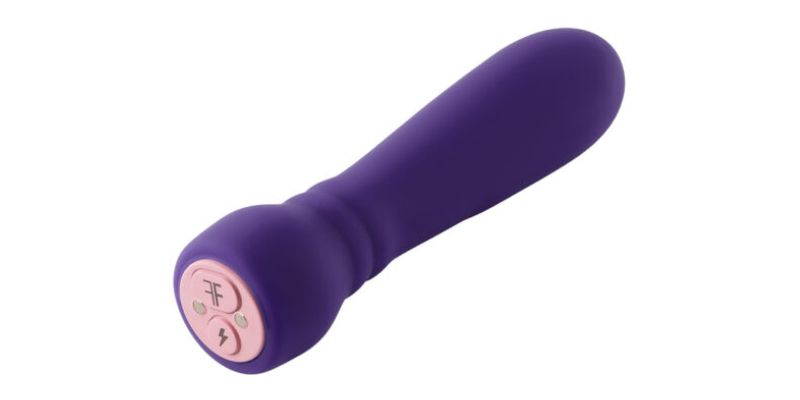 Compact bullet vibrator example used to explain how to masturbate girlfriend with comfort